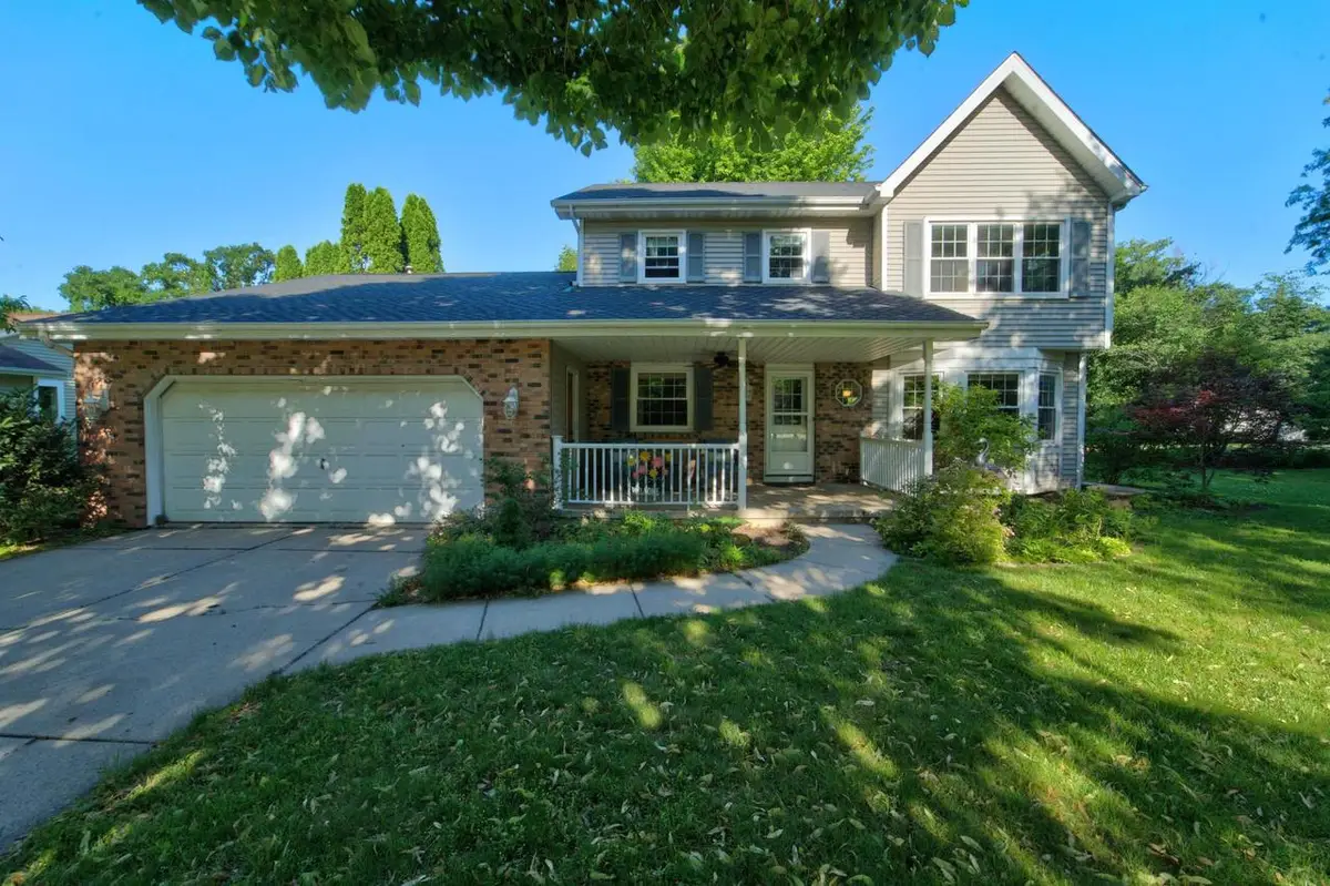 8 Darien Circle, Madison, WI 53717 - #1