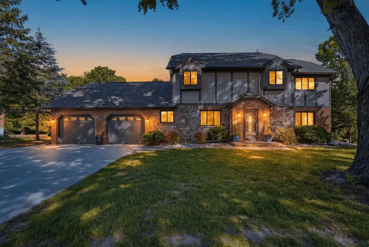 312 River Wood Bend, Deforest, WI 53532 - #1