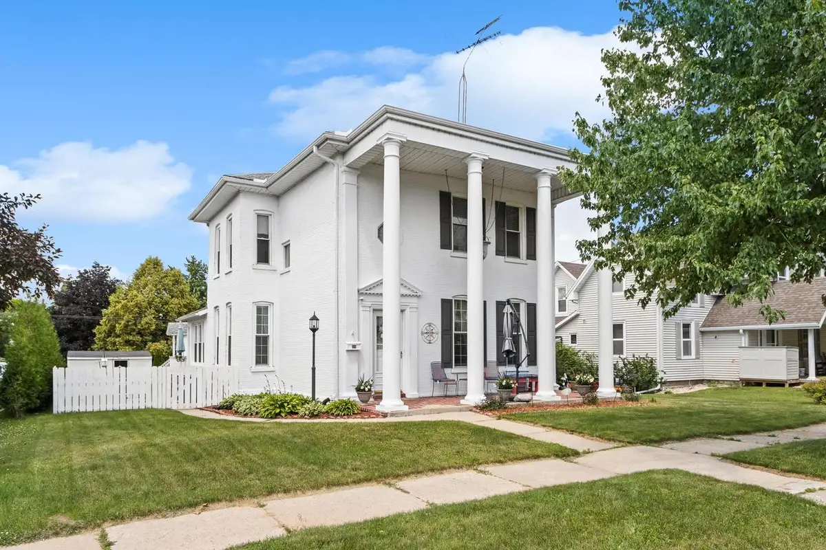 319 W Franklin Street, Portage, WI 53901 - #1