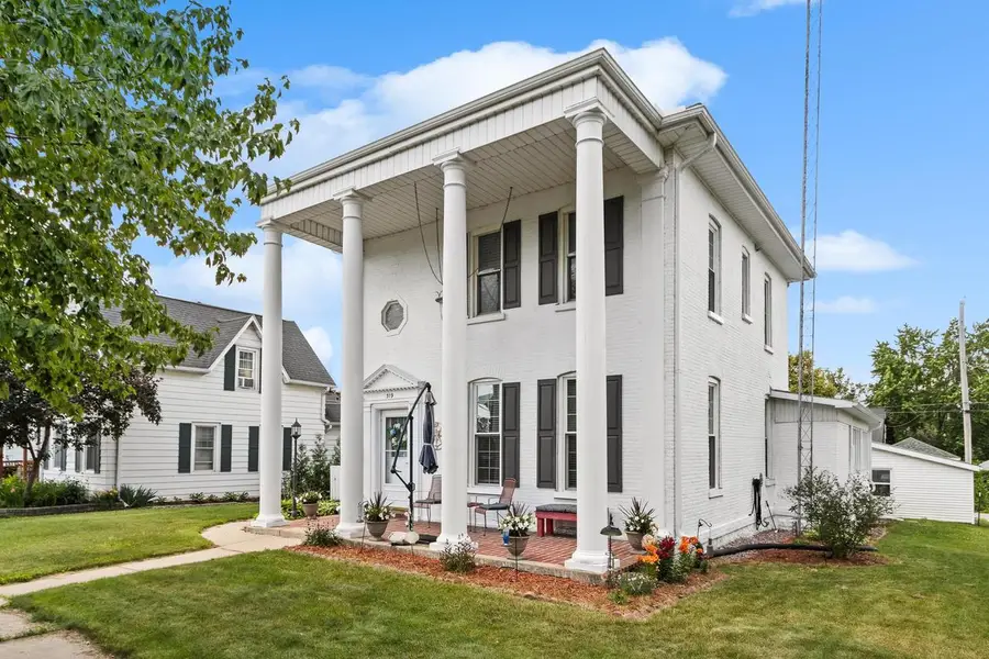 319 W Franklin Street, Portage, WI 53901 - #2