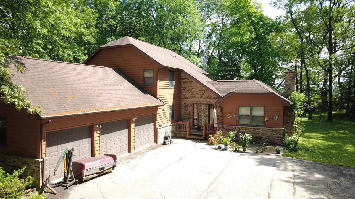 311 Maple Heights Road, Marshall, WI 53559 - #1