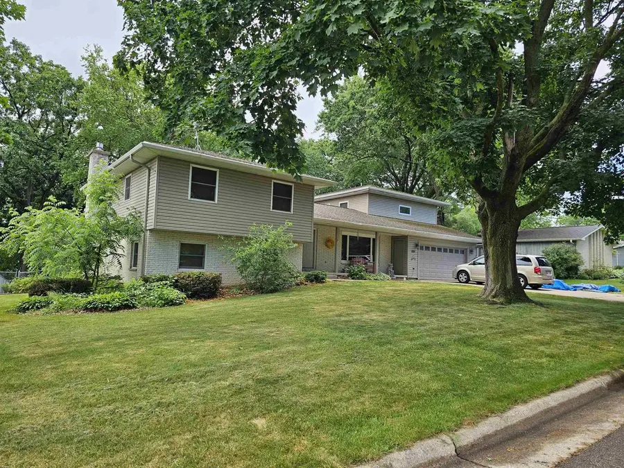500 W Riverside Drive, Waterloo, WI 53594 - #2