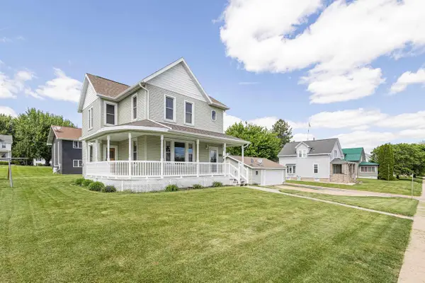 1820 17th Street, Hazel Green, WI 53811