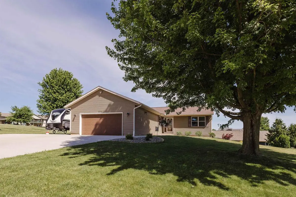 329 E Madison Street, Dodgeville, WI 53533 - #1