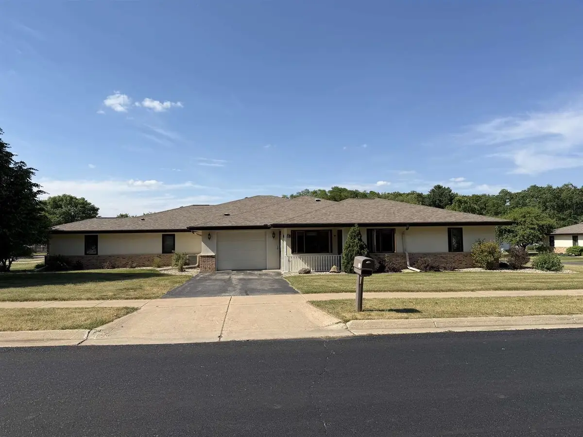 635 W Slifer Street #D, Portage, WI 53901 - #1