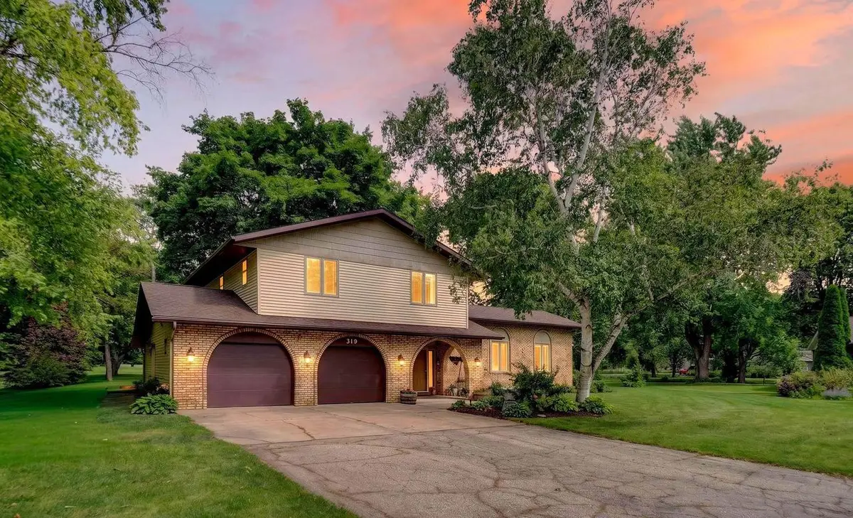 319 Fairway Drive, Columbus, WI 53925 - #1