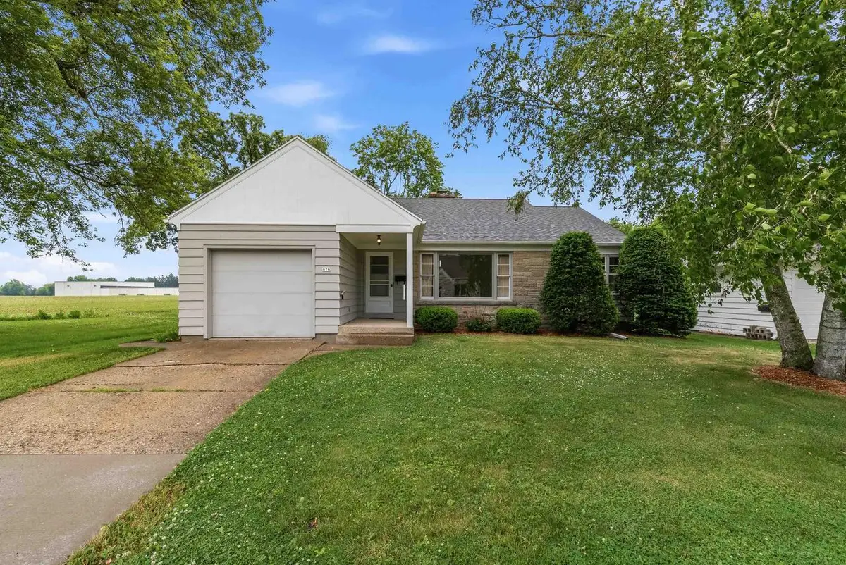676 E Oak Street, Juneau, WI 53039 - #1