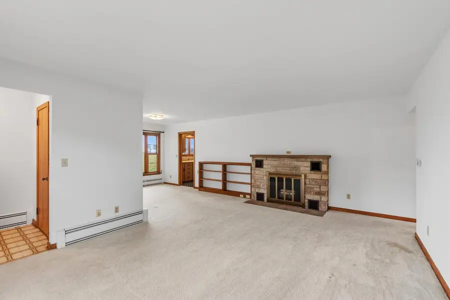 676 E Oak Street, Juneau, WI 53039 - #3
