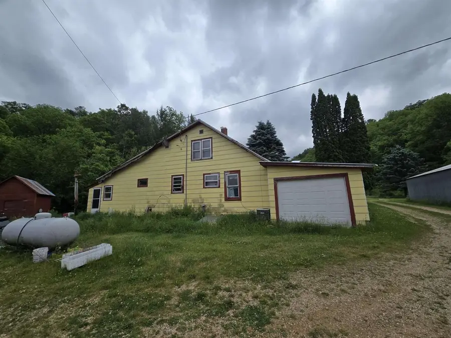 15928 Pine Tree Road, Highland, WI 53543 - #2