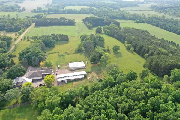 W9400 McMahon Rd, Portage, WI 53901