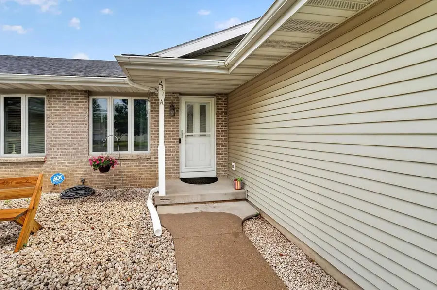 237 W Parkview Street, Cottage Grove, WI 53527 - #2