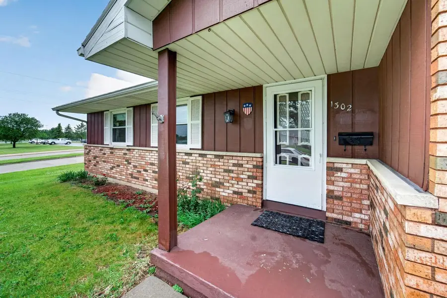 1302 E Garfield Street, Mount Horeb, WI 53572 - #2