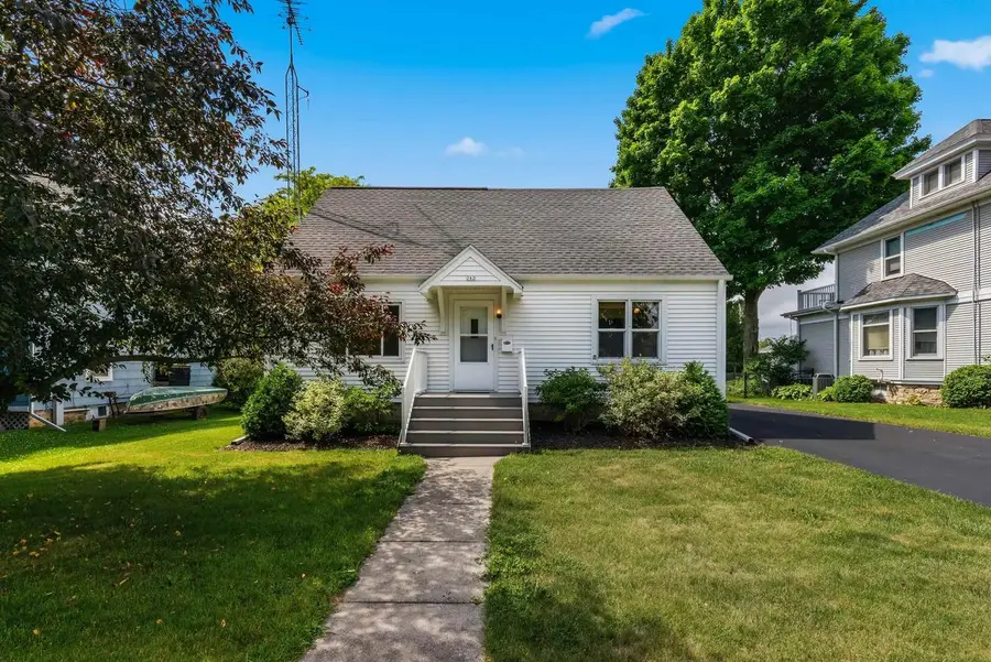 262 W North Street, Juneau, WI 53039 - #2