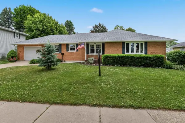 809 Grove Street, Beaver Dam, WI 53916