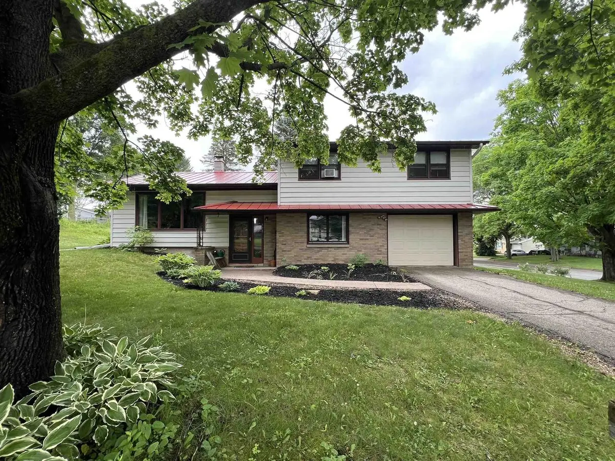 323 Pine Street, Viroqua, WI 54665 - #1