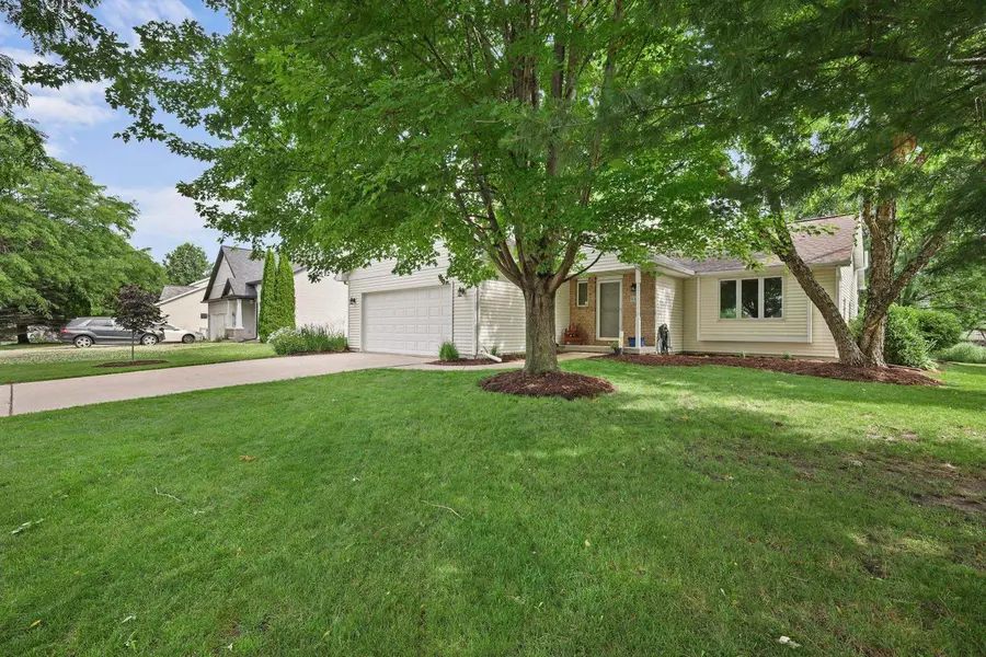 632 Grandview Drive, Sun Prairie, WI 53590 - #2