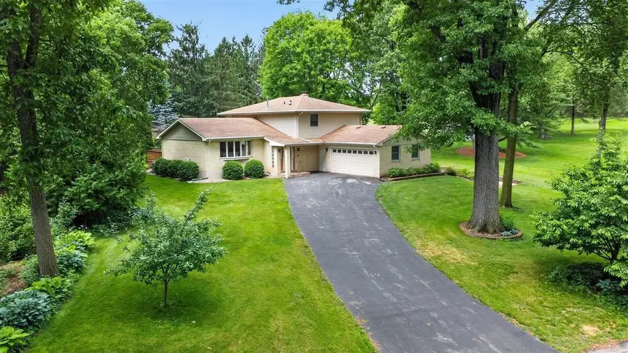 3924 S Meadow Drive, Middleton, WI 53562 - #3