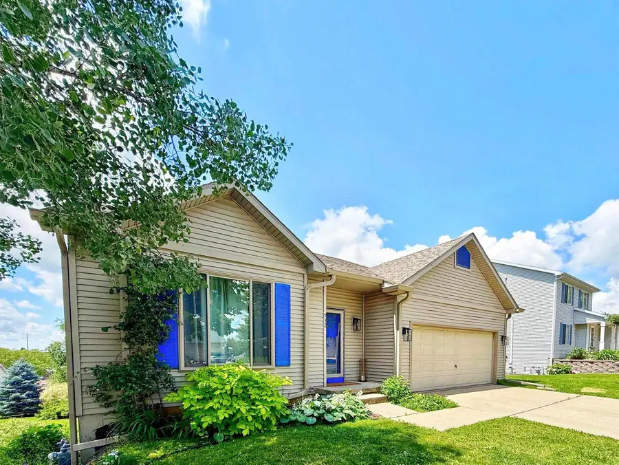 932 Vista Ridge Drive, Mount Horeb, WI 53572 - #3