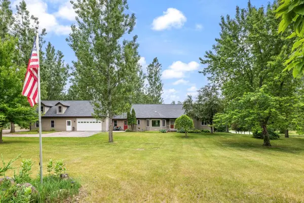 3075 W Grouse Road, Pardeeville, WI 53954