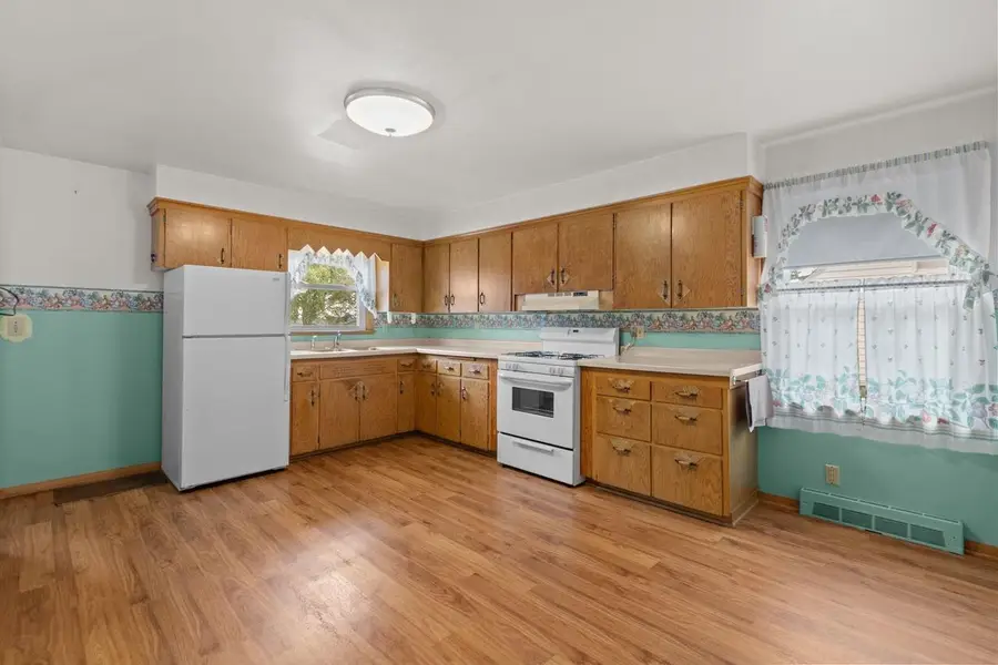 137 S Vine Street, Kingston, WI 53939 - #2