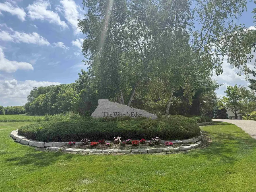 S8749 Waters Edge Way #41, Prairie Du Sac, WI 53578 - #2