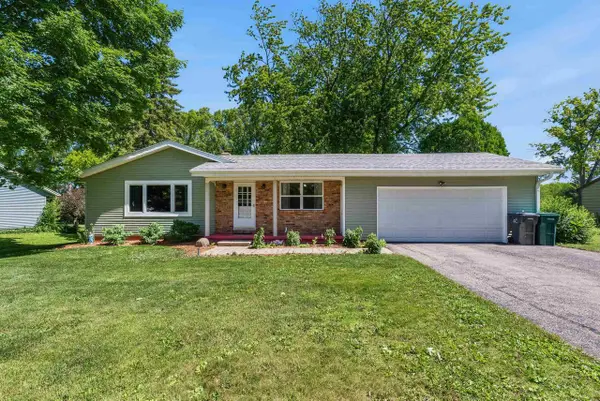 W9076 Heritage Hills Road, Beaver Dam, WI 53916