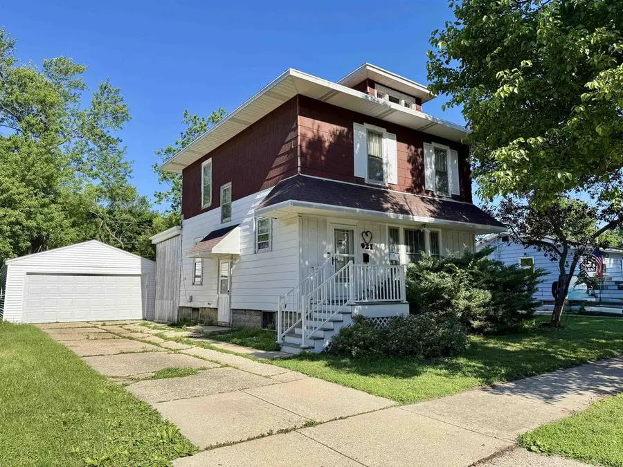 921 Cornelia Street, Janesville, WI 53545 - #2