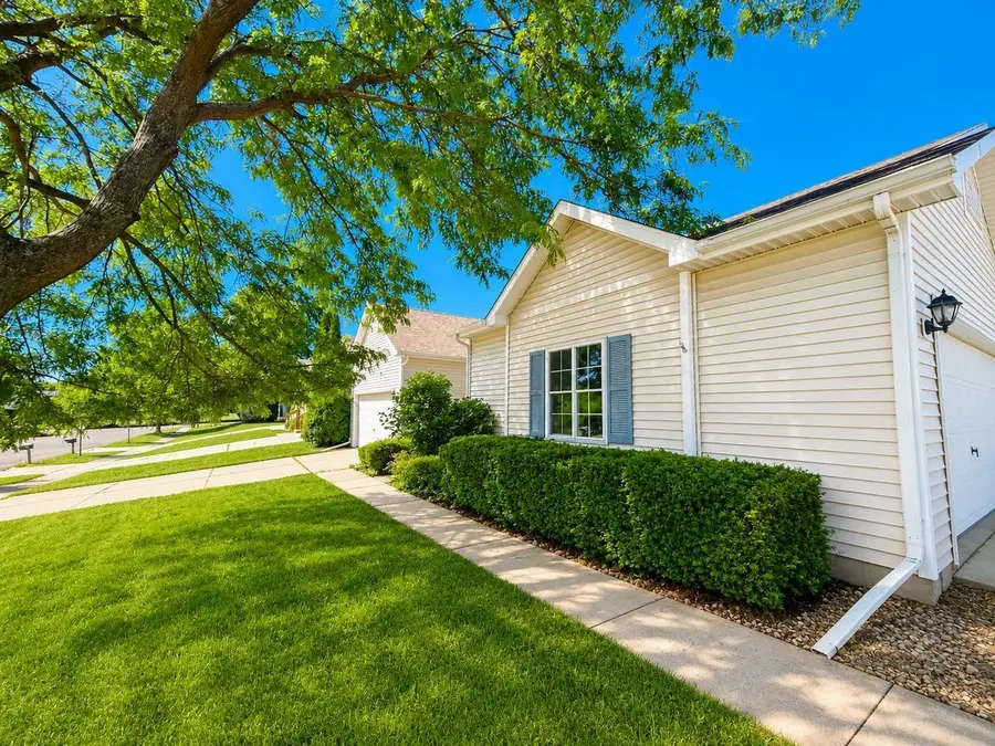 809-811 Vista Ridge Drive, Mount Horeb, WI 53572 - #2