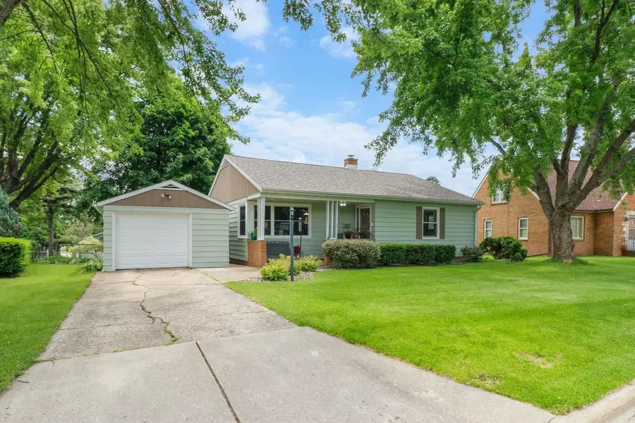 190 Hillcrest Circle, Sun Prairie, WI 53590 - #2