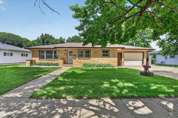 1030 SW Harmony Circle, Janesville, WI 53545