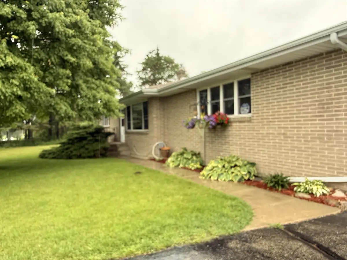 3926 N Harmony Townhall Road, Janesville, WI 53546 - #1