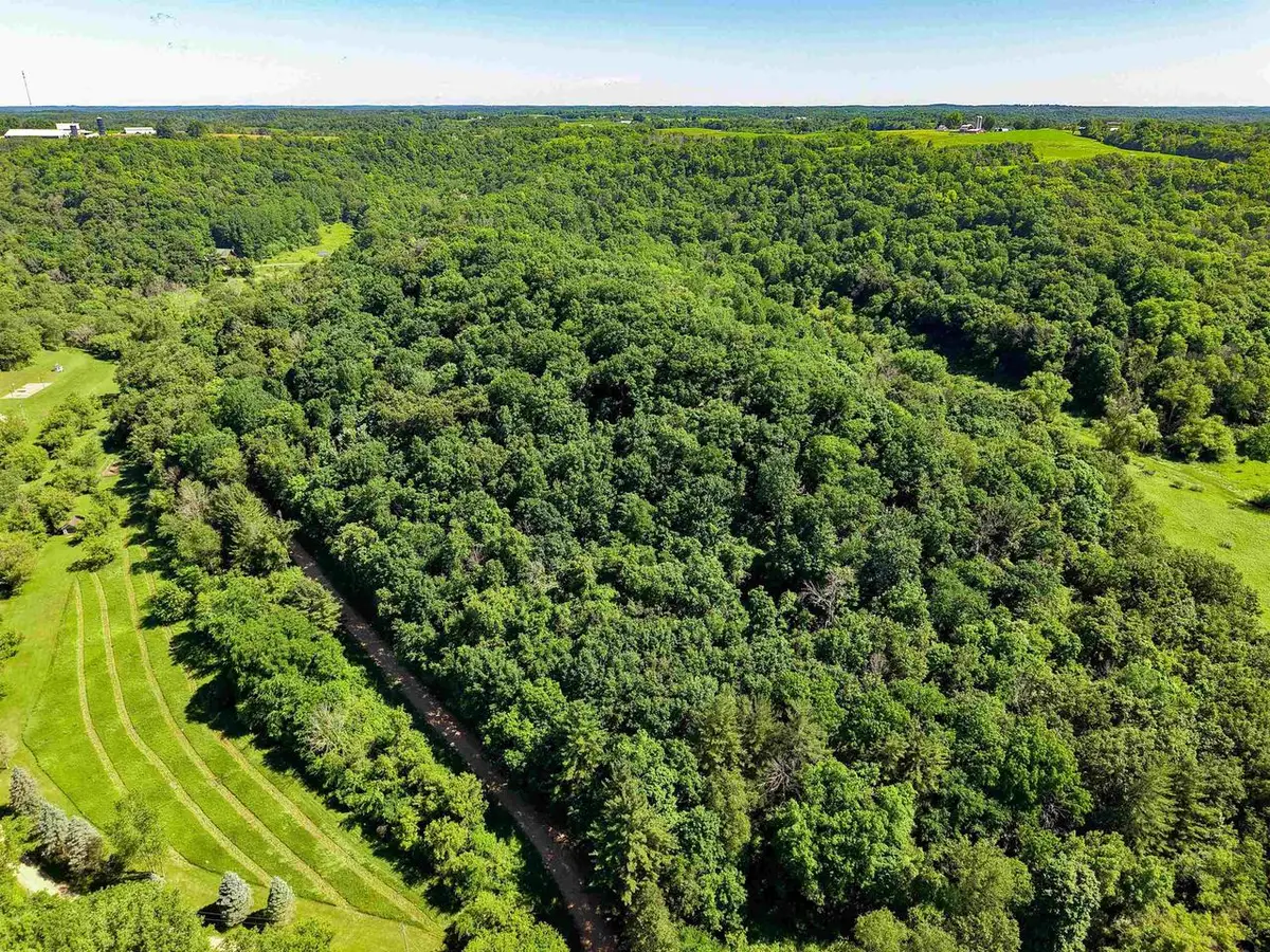 8 acres Pleasant Valley Drive, Richland Center, WI 53581 - #1