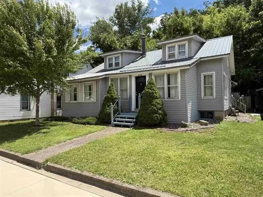 325 MAIN Street, McGregor, IA 52157 - #1
