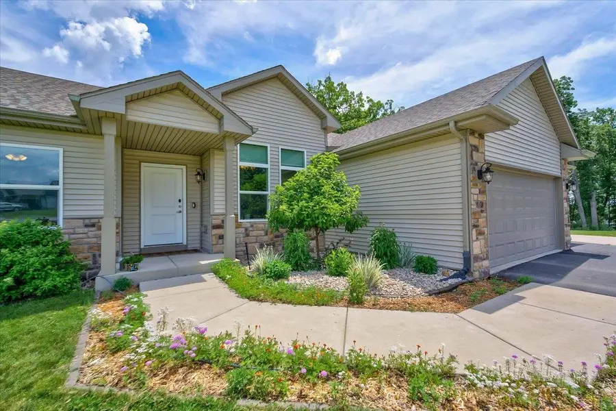 932 E Lauderdale Court, Edgerton, WI 53534 - #2