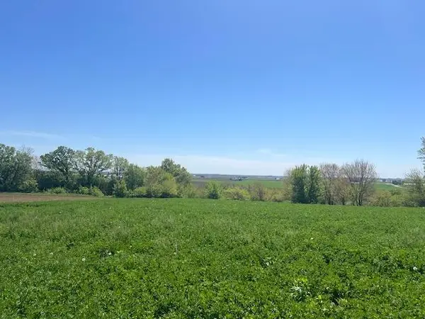 L7 Ervins Way, Waunakee, WI 53597
