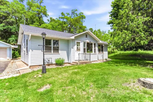 100 Mound View Drive, Friendship, WI 53934