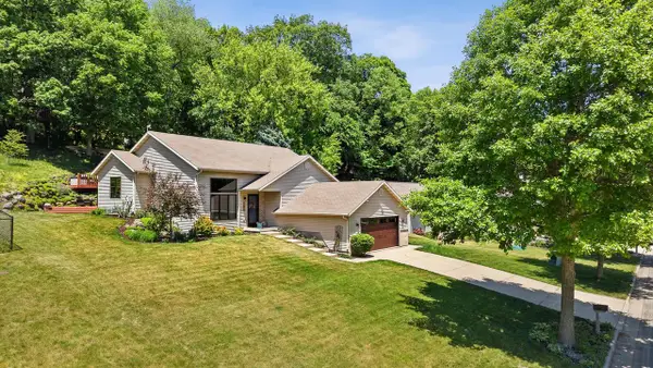 221 Yarrow Hill Drive, Cottage Grove, WI 53527