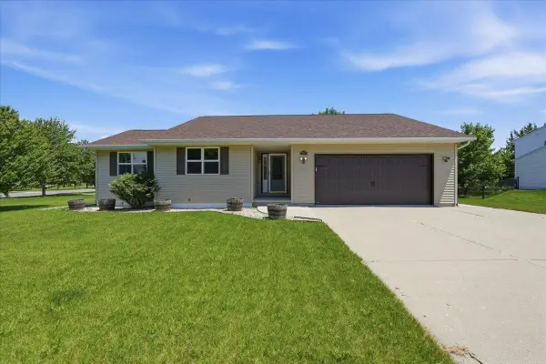 592 Abey Drive, Evansville, WI 53536