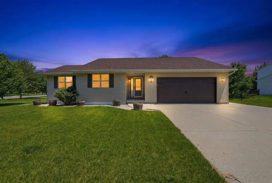592 Abey Drive, Evansville, WI 53536 - #2