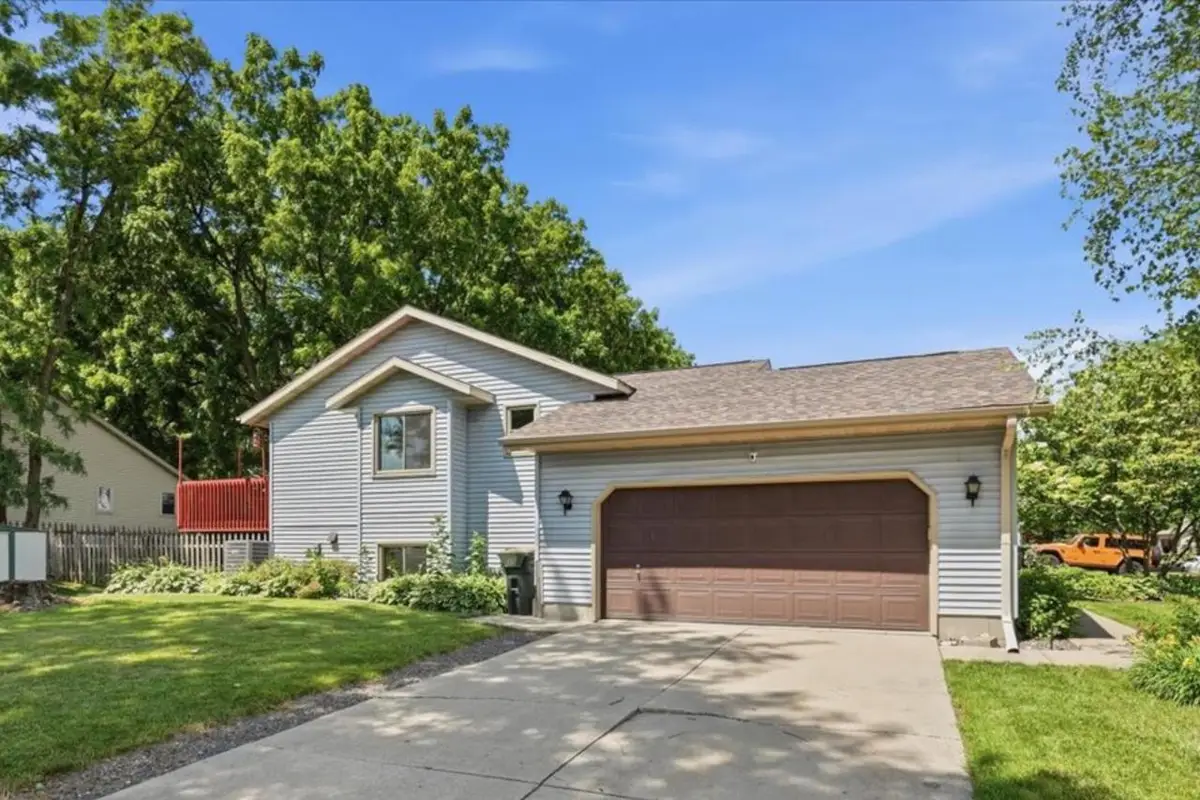 699 Robin Drive, Sun Prairie, WI 53590 - #1