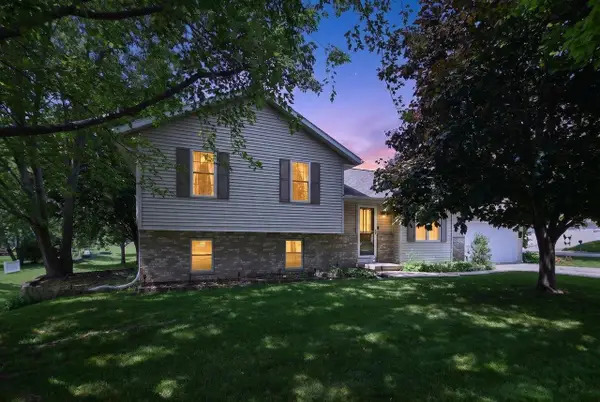 903 Crysta Trail, Cottage Grove, WI 53527