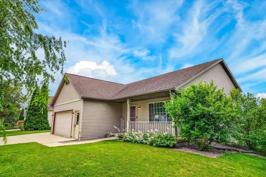912 Vista Ridge Drive, Mount Horeb, WI 53572 - #2
