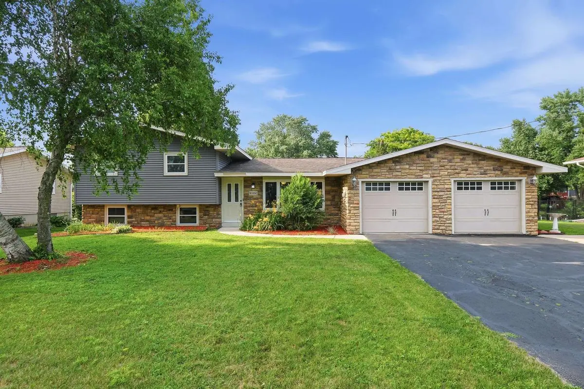W10942 Bayview Drive, Lodi, WI 53555 - #1