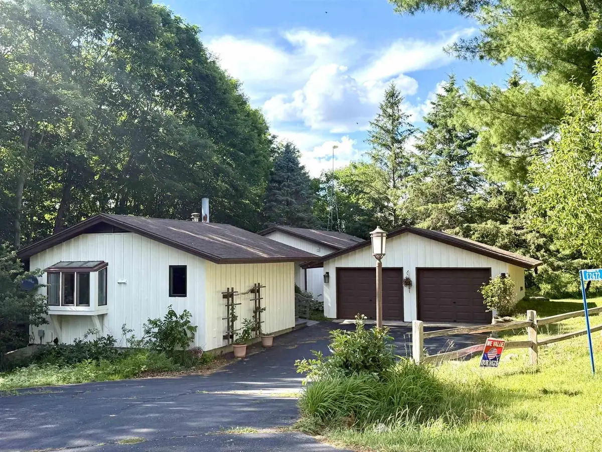 E2672 Remington Drive, La Valle, WI 53941 - #1