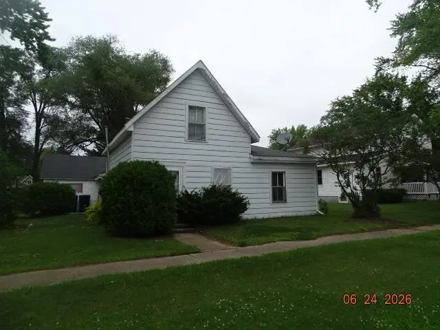 124 E Vallette Street, Oxford, WI 53952 - #1