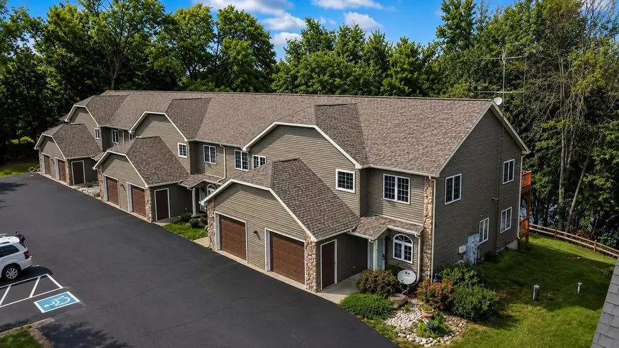 1066 Hillside Drive #6, Wisconsin Dells, WI 53965 - #3