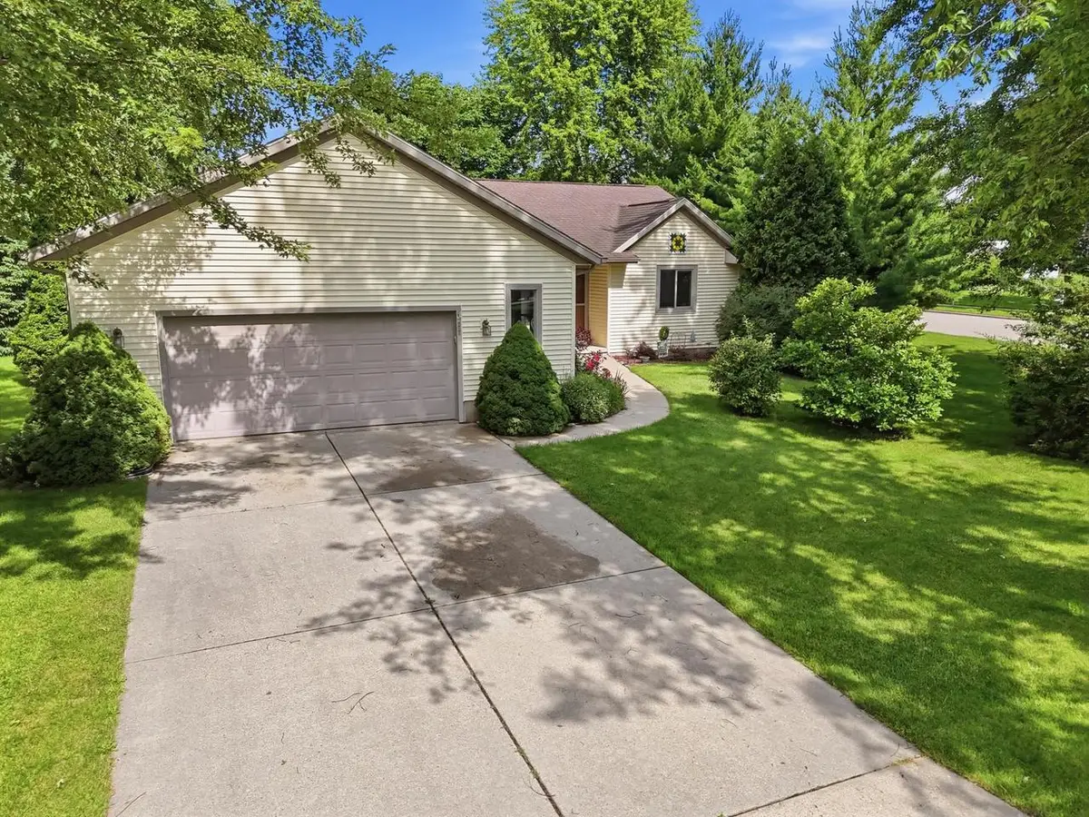 800 Sunset Drive, Cottage Grove, WI 53527 - #1