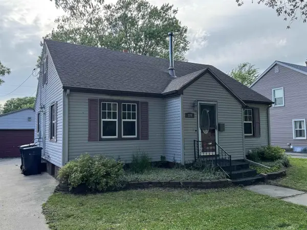329 N Oakhill Avenue, Janesville, WI 53548