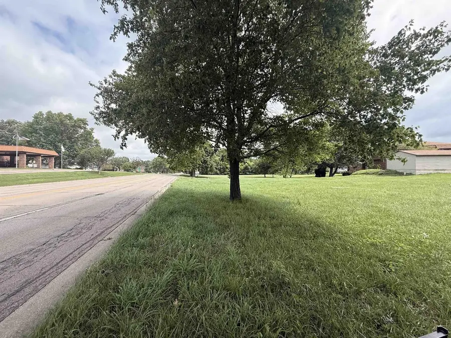 808 Cheshire Court, Freeport, IL 61032 - #2