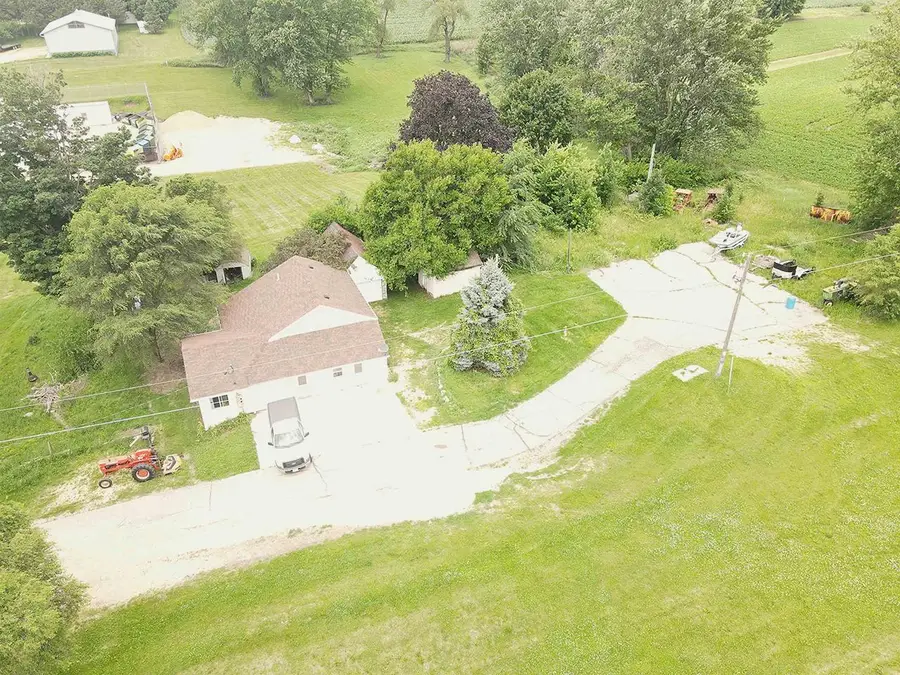 W6110 County Road B, Monroe, WI 53566 - #2